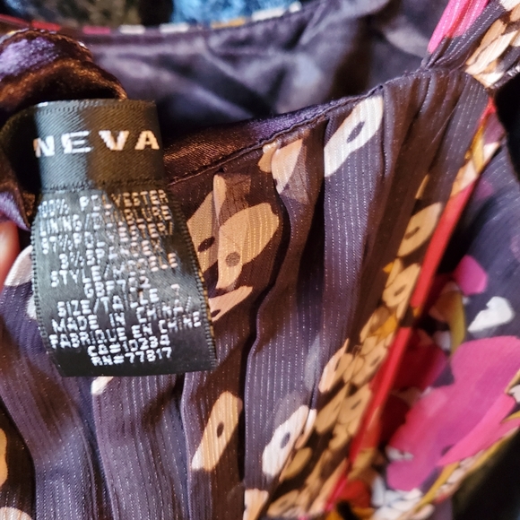 Flowy plum floral pleated Neva strappy empire waist dress - Picture 4 of 7